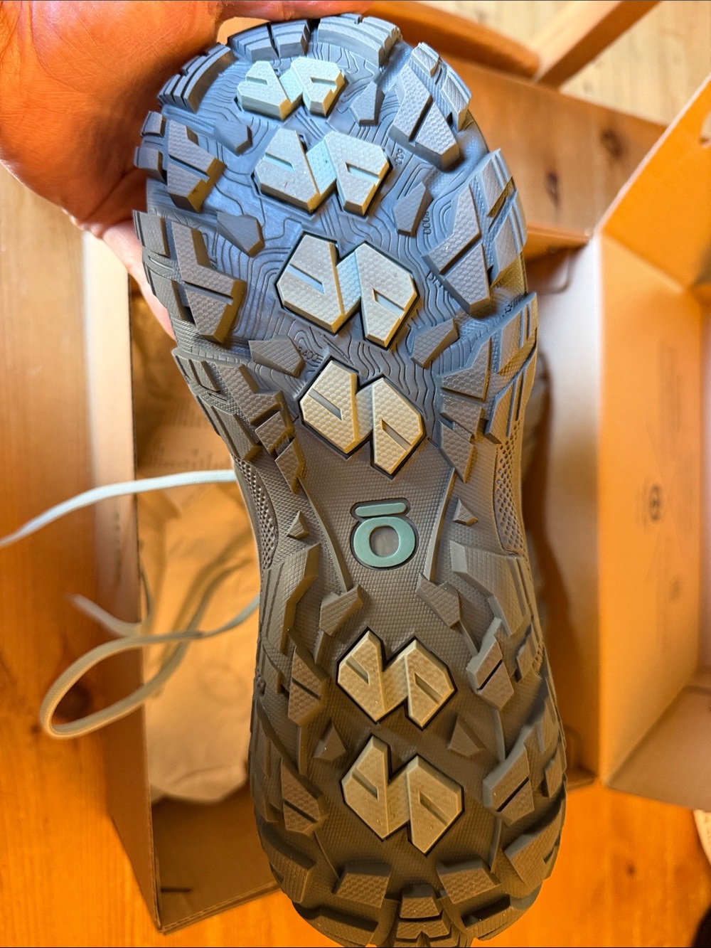 Oboz Women's Lace-Up Hiking Boots in Gray NWT size 11 - Picture 3 of 5